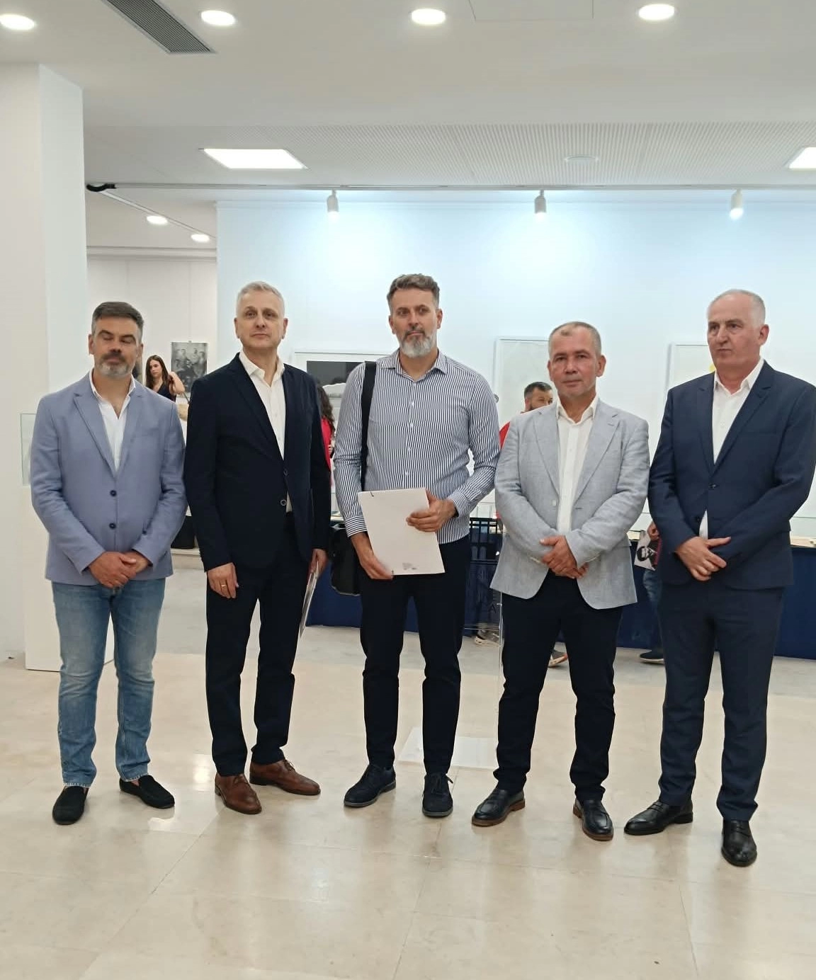 Otvorena impresivna izložba slika, knjiga i grafika ‘Kranjčević u Mostaru – Dijalog između riječi i slike’